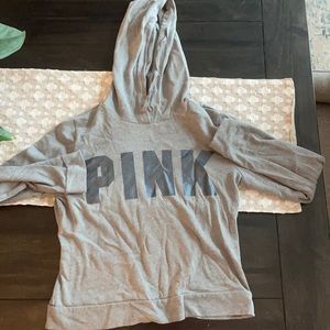 Long sleeve cropped hoodie from pink. Size medium worn 2 times!